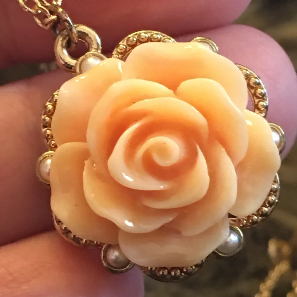 Victorian style resin peach rose pendant necklace